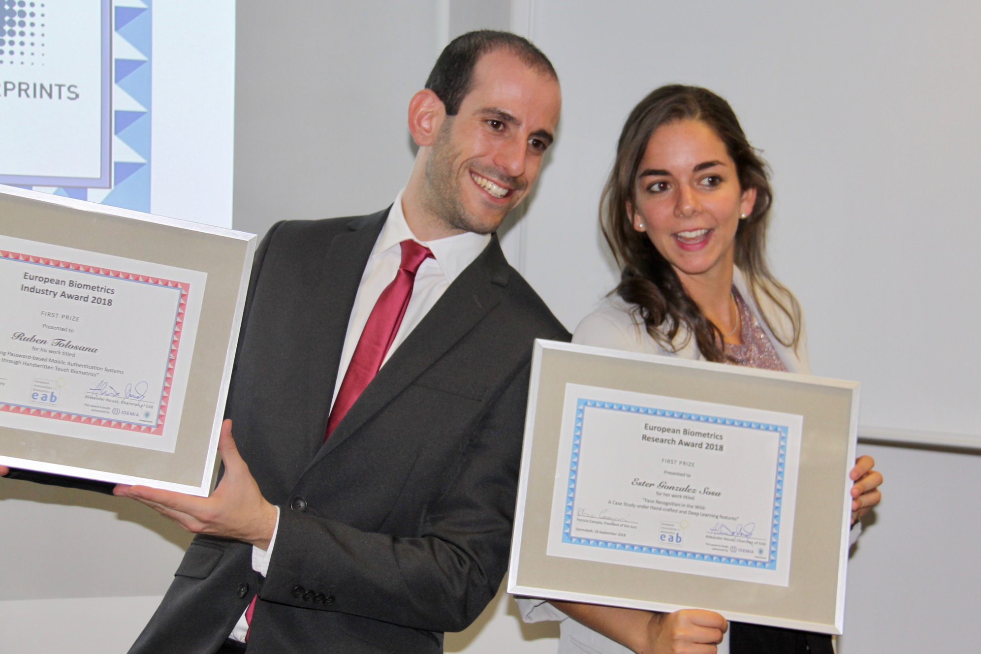 [Photo] Winner of the EAB Industry Award 2018, Ruben Tolosana, together with the winner of the EAB Research Award 2018, Ester Gonzalez